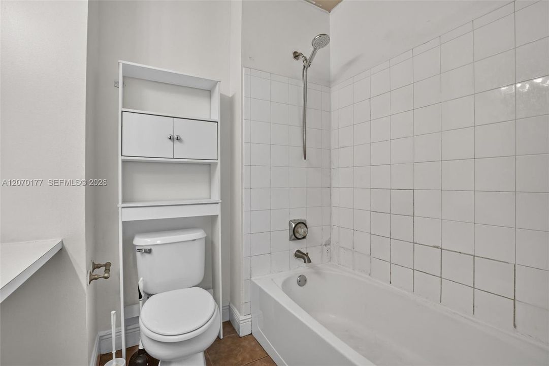 For Sale: $340,000 (2 beds, 2 baths, 1110 Square Feet)
