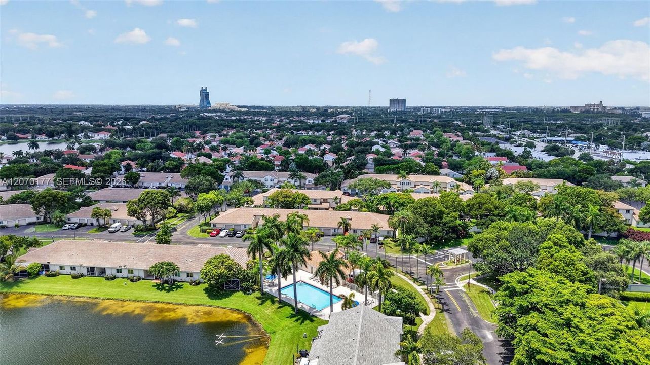 For Sale: $340,000 (2 beds, 2 baths, 1110 Square Feet)