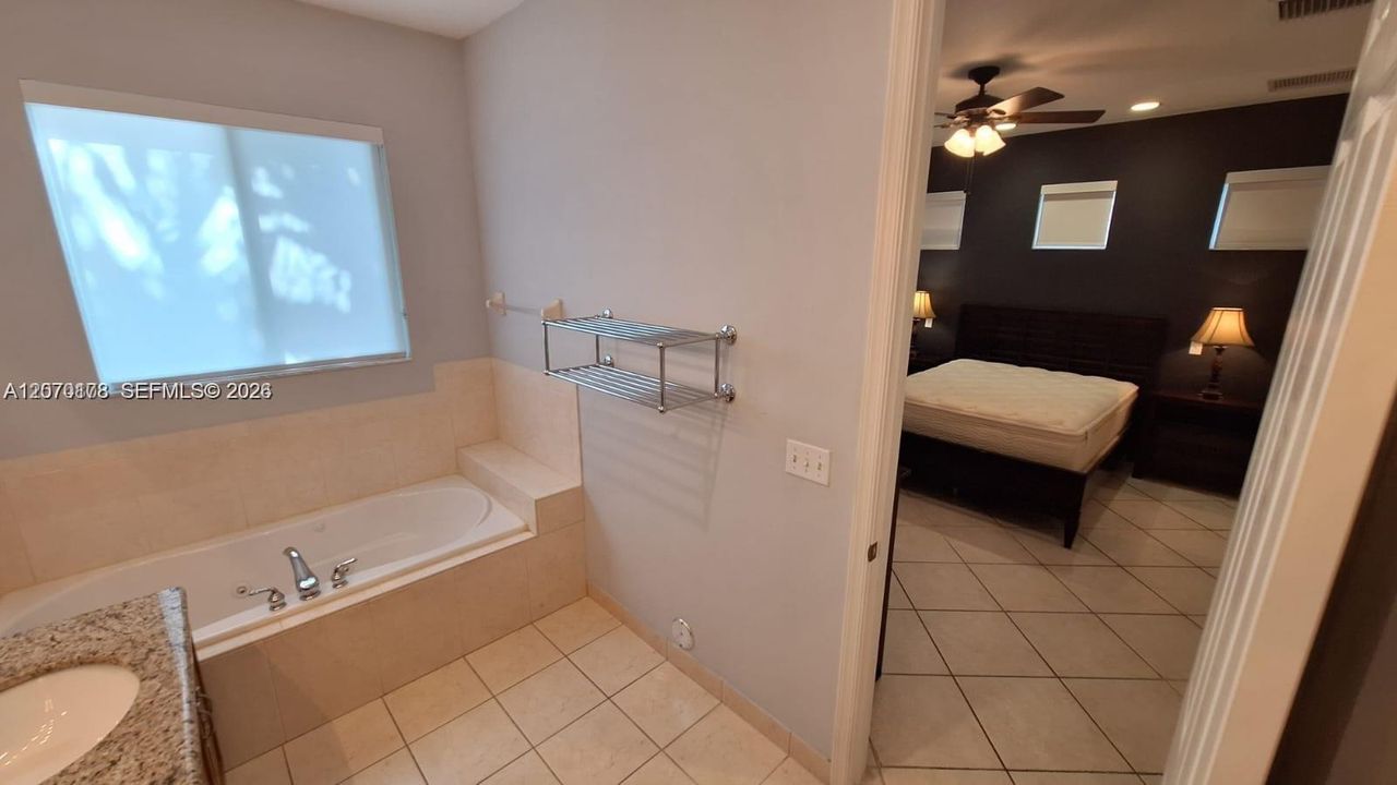 En Renta: $3,500 (4 camas, 3 baños, 2161 Pies cuadrados)