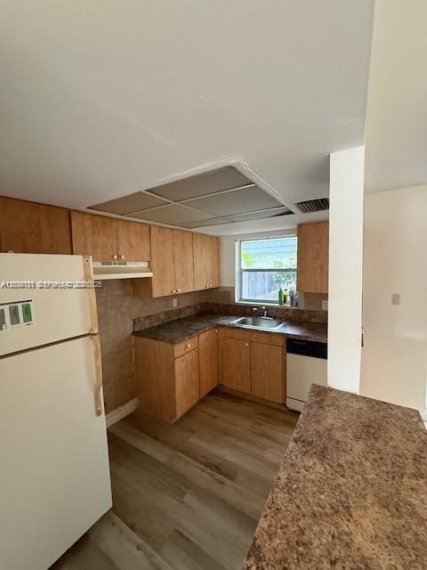 For Rent: $2,100 (2 beds, 1 baths, 3169 Square Feet)