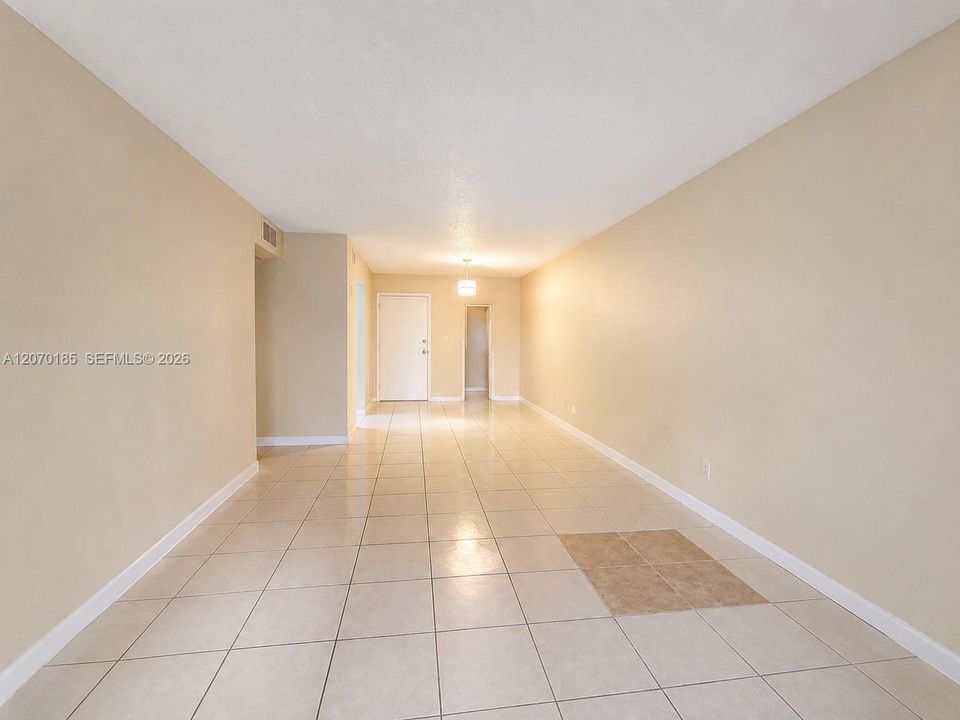 For Sale: $119,000 (2 beds, 2 baths, 1100 Square Feet)
