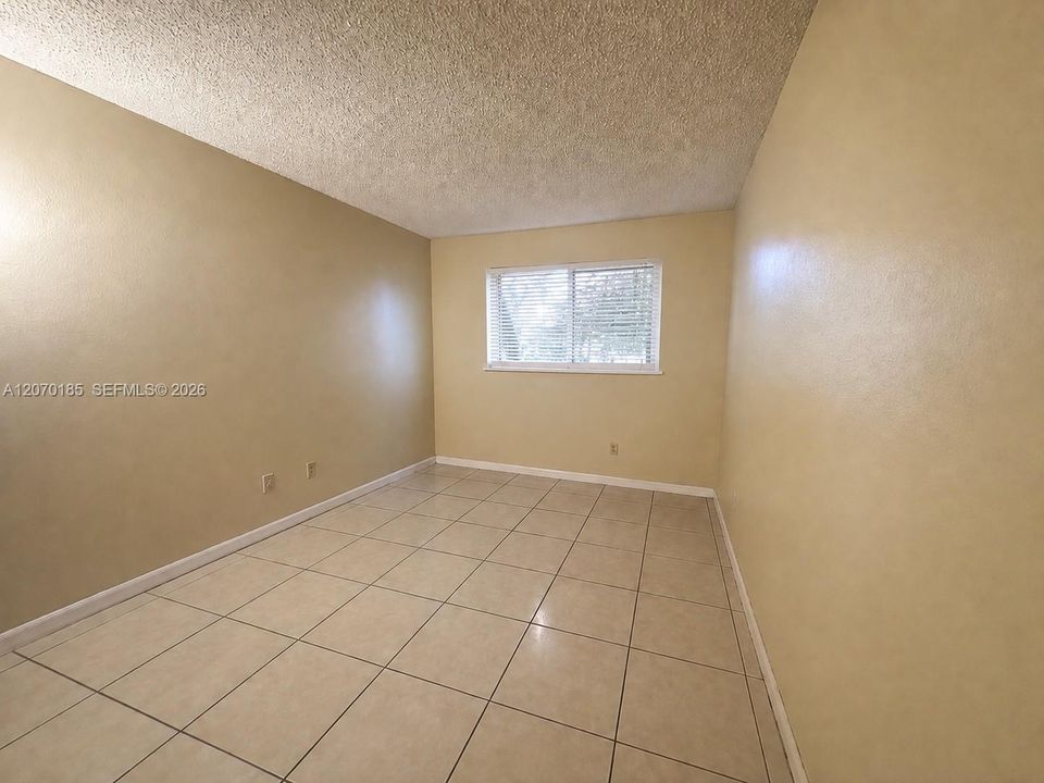 For Sale: $119,000 (2 beds, 2 baths, 1100 Square Feet)