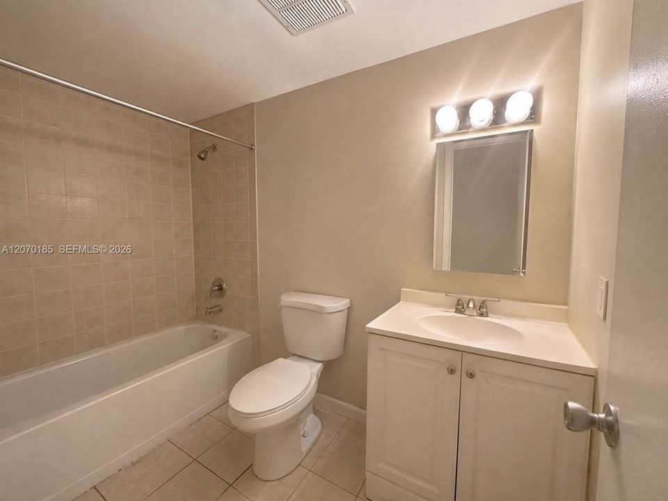 For Sale: $119,000 (2 beds, 2 baths, 1100 Square Feet)