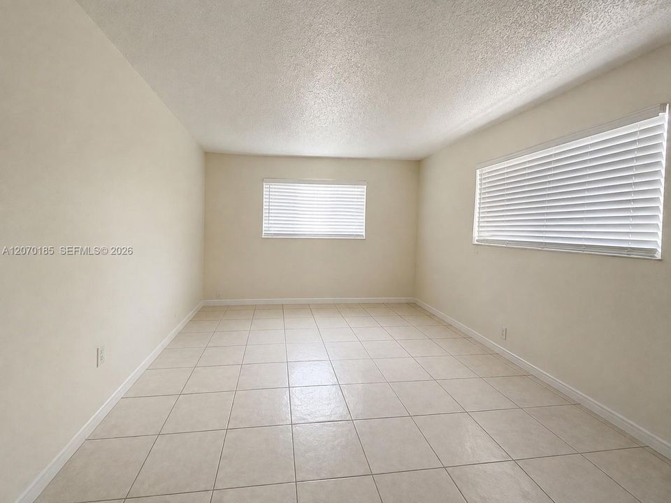 For Sale: $119,000 (2 beds, 2 baths, 1100 Square Feet)