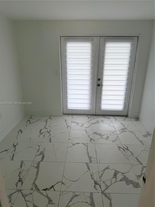 For Rent: $2,900 (2 beds, 1 baths, 1050 Square Feet)