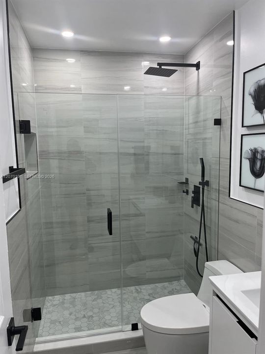 For Rent: $2,900 (2 beds, 1 baths, 1050 Square Feet)