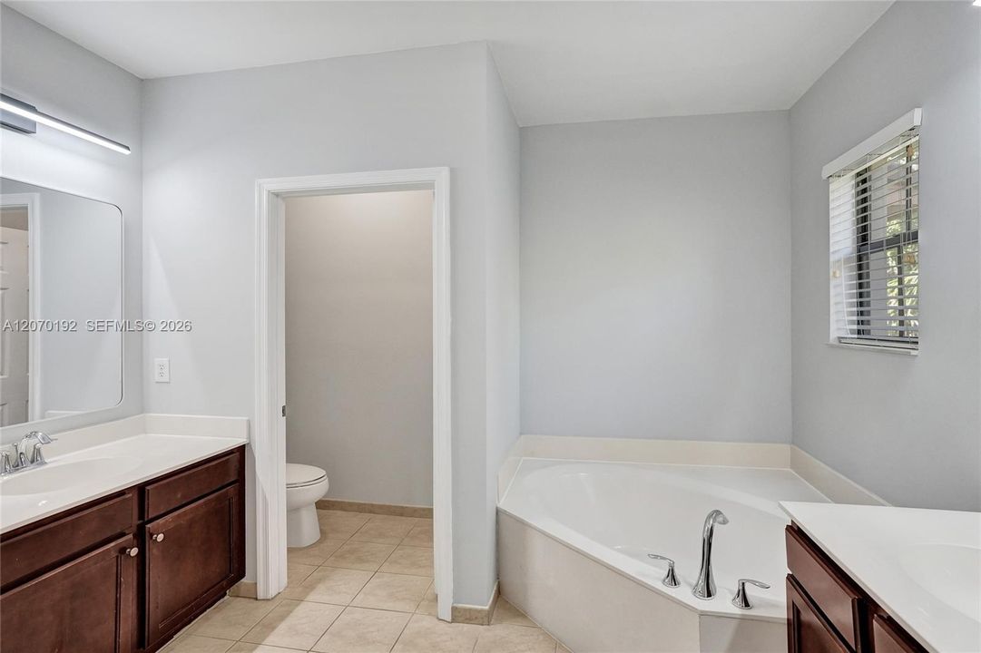 For Sale: $485,000 (3 beds, 2 baths, 1935 Square Feet)