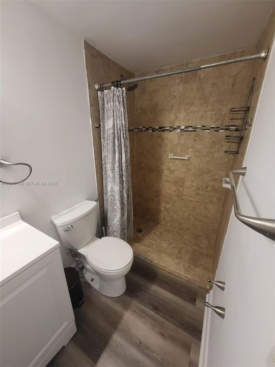 На продажу: $175,000 (1 спален, 1 ванн, 494 Квадратных фут)