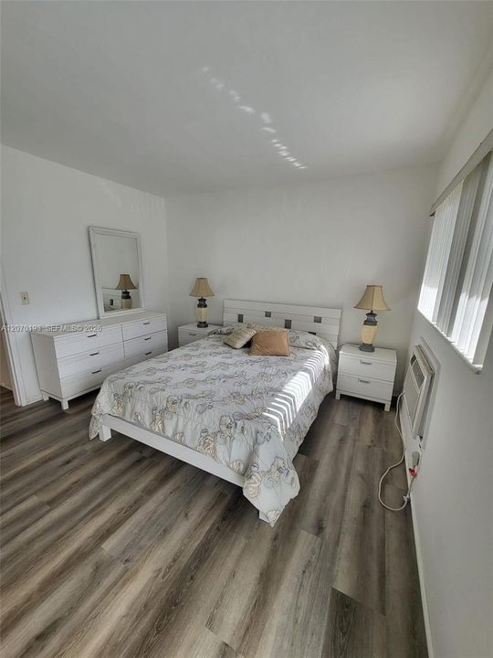 На продажу: $175,000 (1 спален, 1 ванн, 494 Квадратных фут)