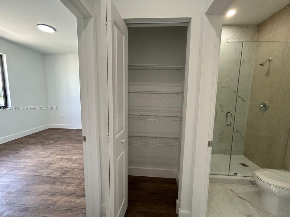 For Rent: $3,000 (4 beds, 2 baths, 1810 Square Feet)