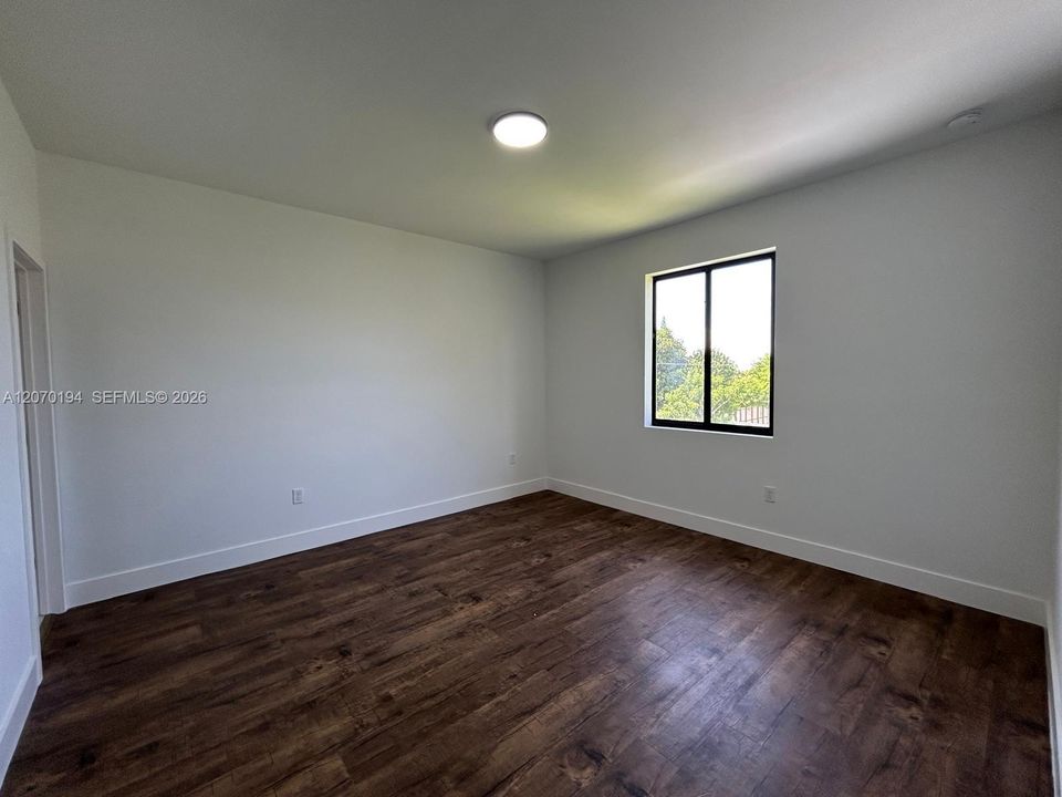 For Rent: $3,000 (4 beds, 2 baths, 1810 Square Feet)