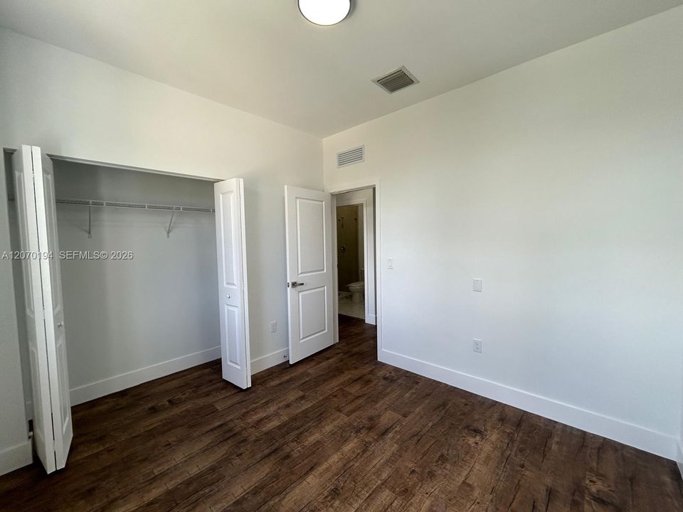 For Rent: $3,000 (4 beds, 2 baths, 1810 Square Feet)