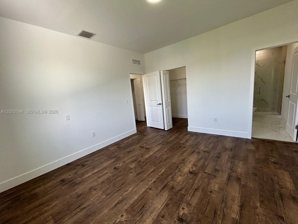 For Rent: $3,000 (4 beds, 2 baths, 1810 Square Feet)