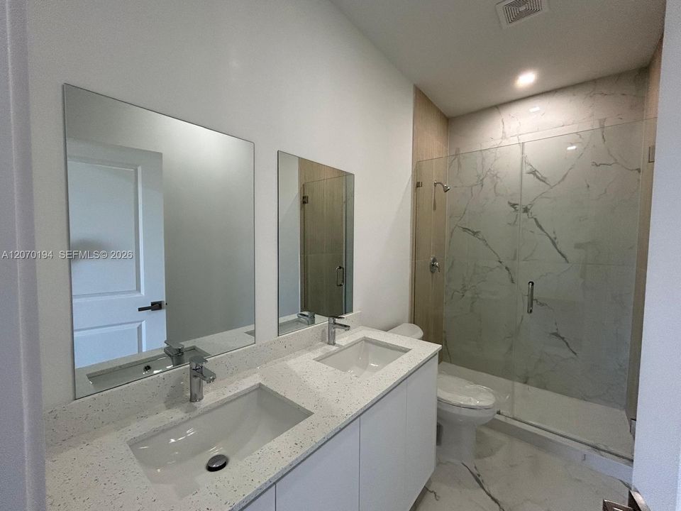 For Rent: $3,000 (4 beds, 2 baths, 1810 Square Feet)