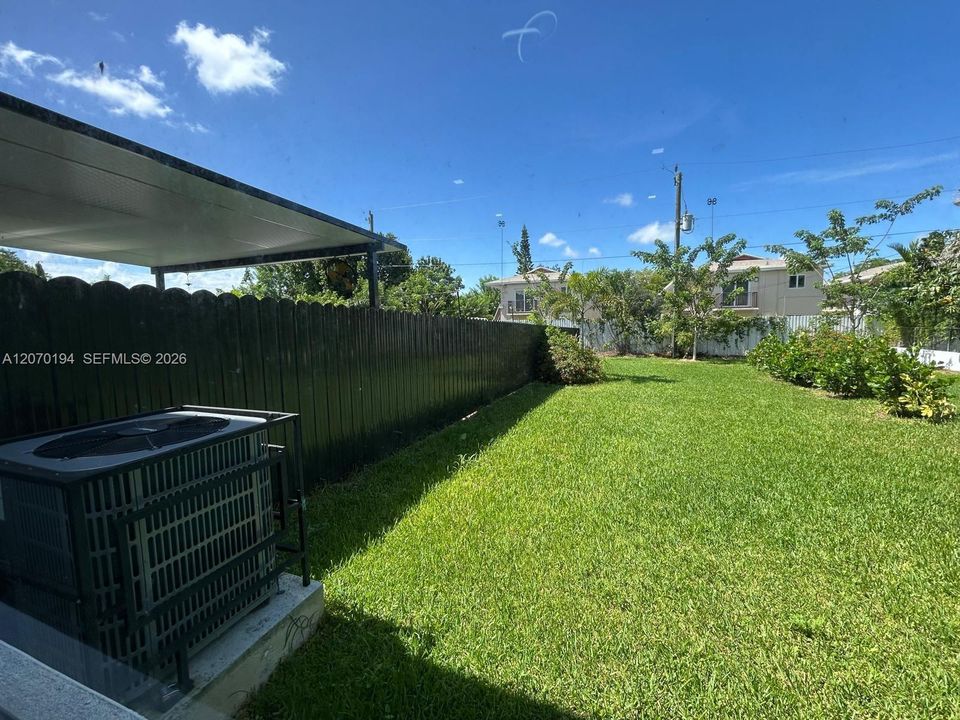 For Rent: $3,000 (4 beds, 2 baths, 1810 Square Feet)