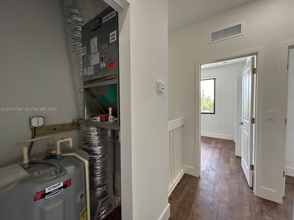 For Rent: $3,000 (4 beds, 2 baths, 1810 Square Feet)