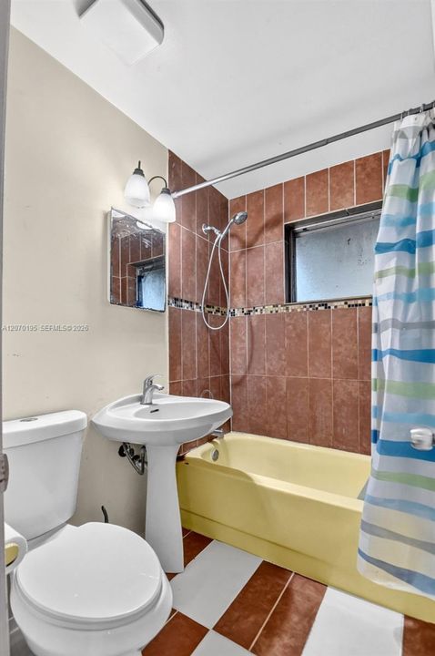 For Sale: $325,000 (3 beds, 2 baths, 1008 Square Feet)