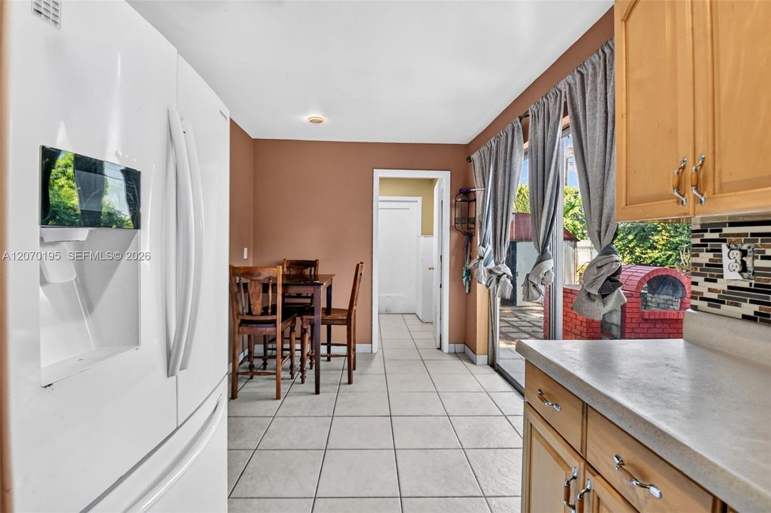 For Sale: $325,000 (3 beds, 2 baths, 1008 Square Feet)