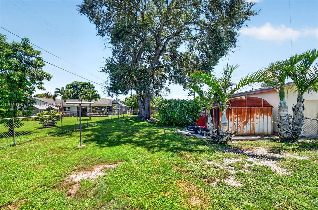 For Sale: $325,000 (3 beds, 2 baths, 1008 Square Feet)
