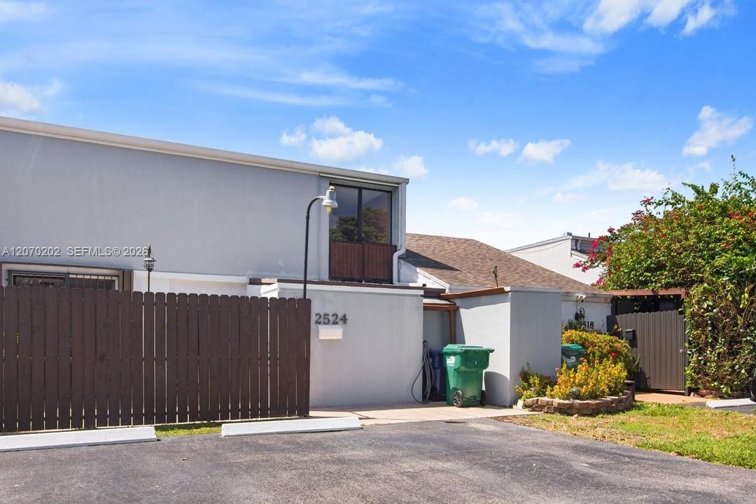 For Sale: $474,900 (3 beds, 2 baths, 1430 Square Feet)