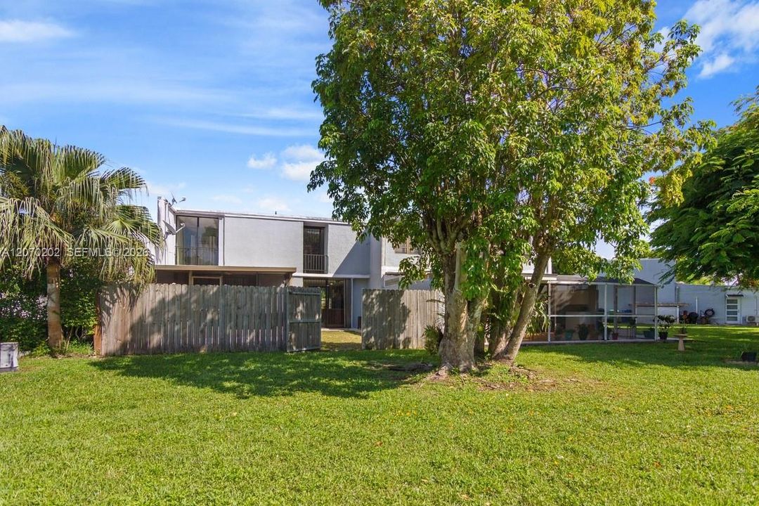 For Sale: $474,900 (3 beds, 2 baths, 1430 Square Feet)