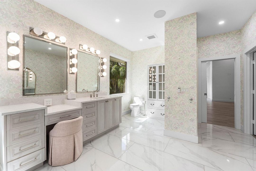 Primary Bedroom Bathroom