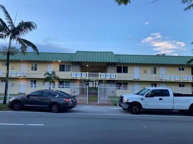 For Rent: $1,790 (1 beds, 1 baths, 620 Square Feet)