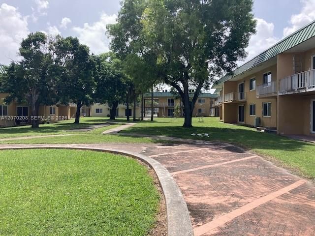 For Rent: $1,790 (1 beds, 1 baths, 620 Square Feet)