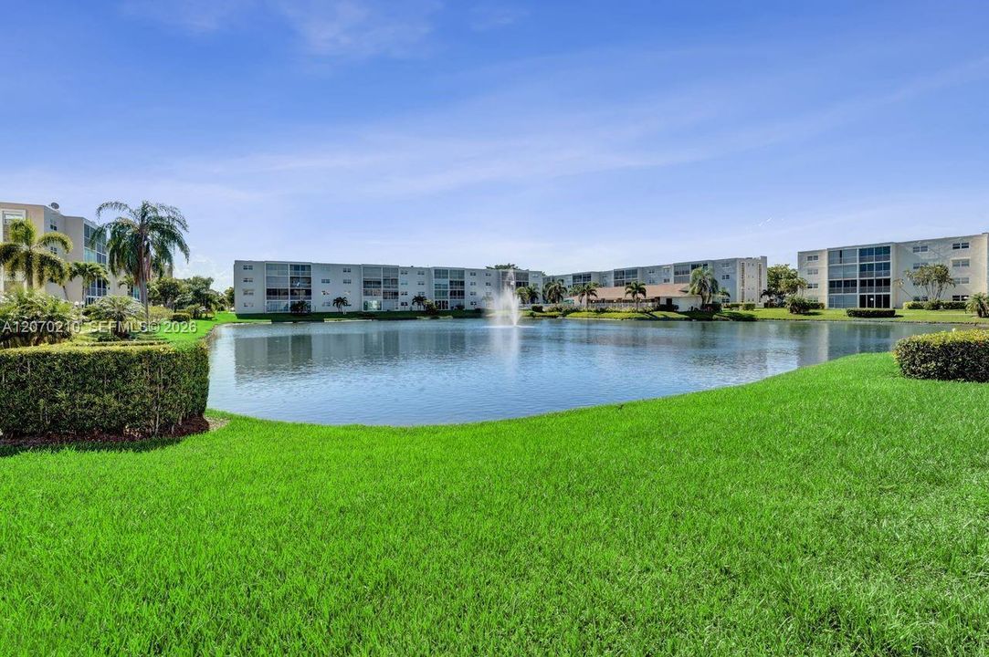 For Sale: $250,000 (2 beds, 2 baths, 1144 Square Feet)