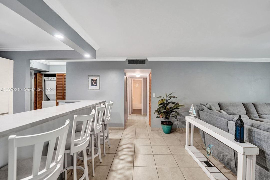 For Sale: $250,000 (2 beds, 2 baths, 1144 Square Feet)
