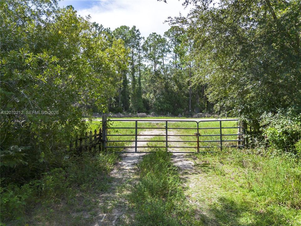 待售: $50,000 (0.51 acres)