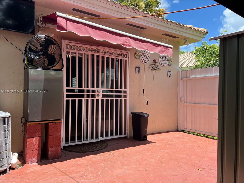 For Sale: $335,000 (3 beds, 2 baths, 1245 Square Feet)