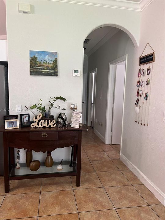 For Sale: $335,000 (3 beds, 2 baths, 1245 Square Feet)