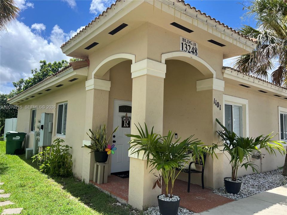 For Sale: $335,000 (3 beds, 2 baths, 1245 Square Feet)