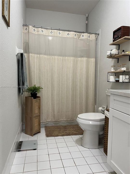 For Sale: $335,000 (3 beds, 2 baths, 1245 Square Feet)