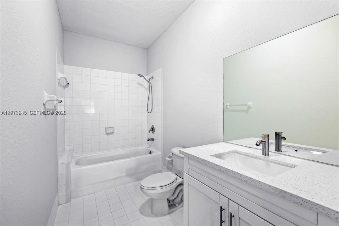 For Sale: $335,000 (3 beds, 2 baths, 1245 Square Feet)