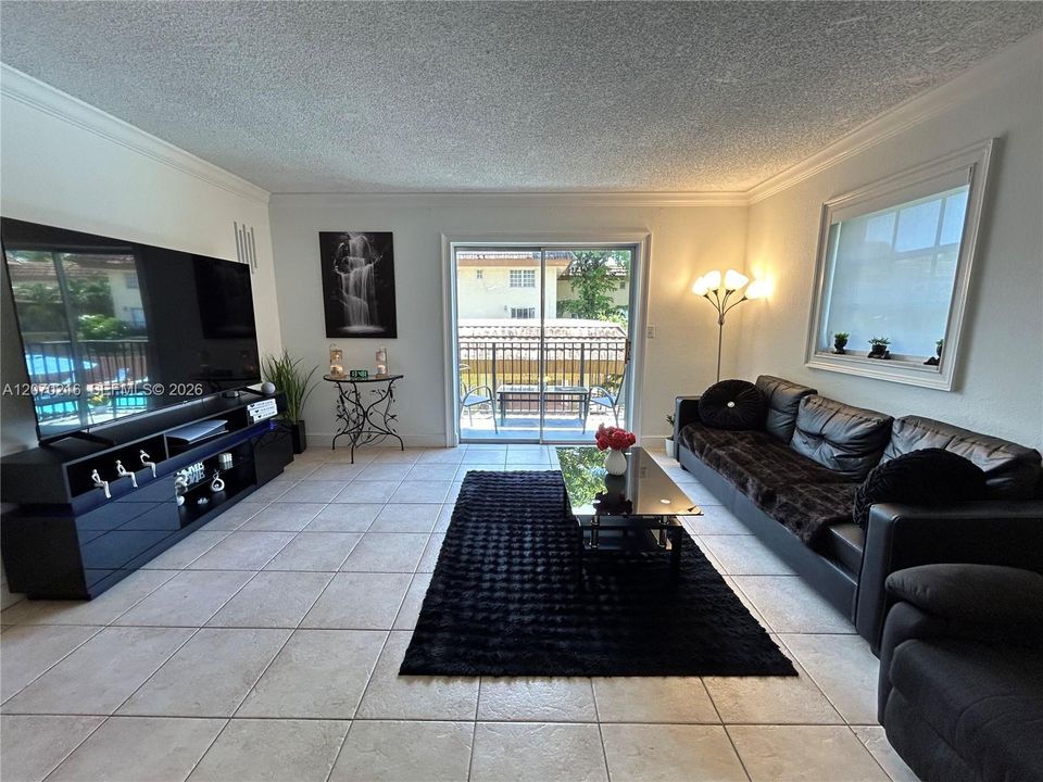 For Sale: $249,900 (2 beds, 2 baths, 1140 Square Feet)