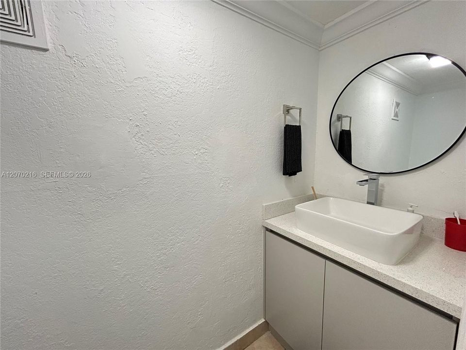 For Sale: $249,900 (2 beds, 2 baths, 1140 Square Feet)