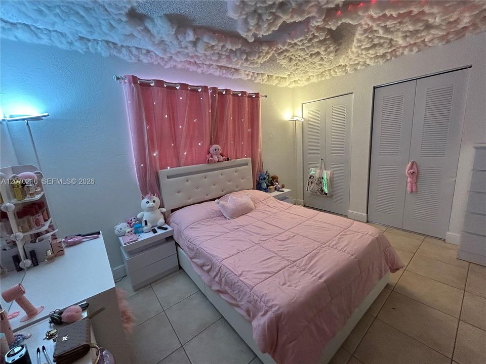 For Sale: $249,900 (2 beds, 2 baths, 1140 Square Feet)