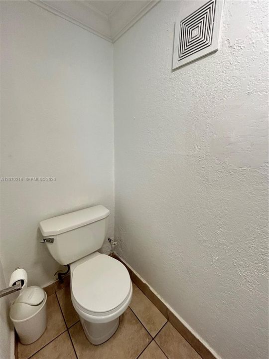 For Sale: $249,900 (2 beds, 2 baths, 1140 Square Feet)