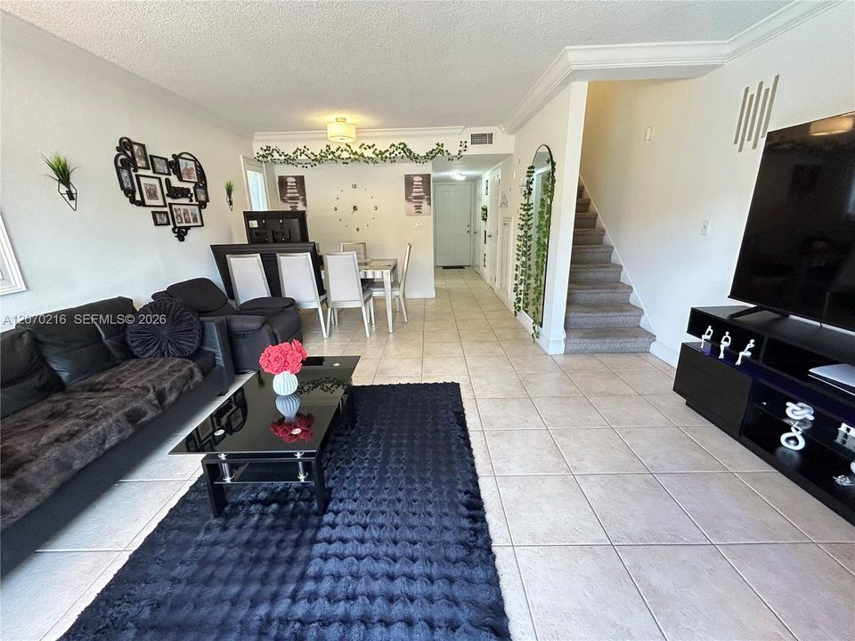 For Sale: $249,900 (2 beds, 2 baths, 1140 Square Feet)