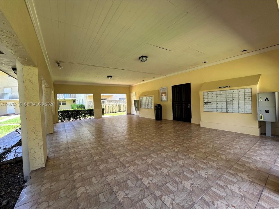 For Sale: $249,900 (2 beds, 2 baths, 1140 Square Feet)