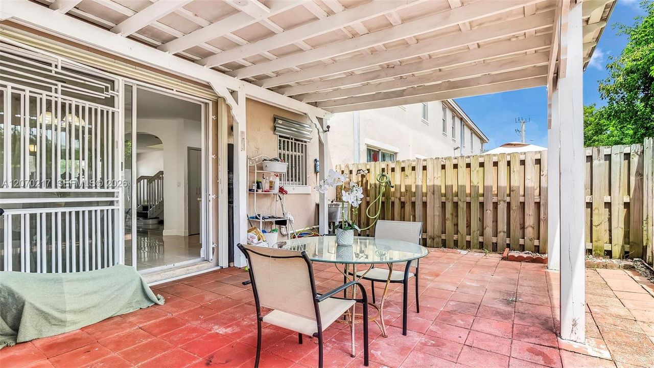 For Sale: $375,900 (3 beds, 2 baths, 1679 Square Feet)