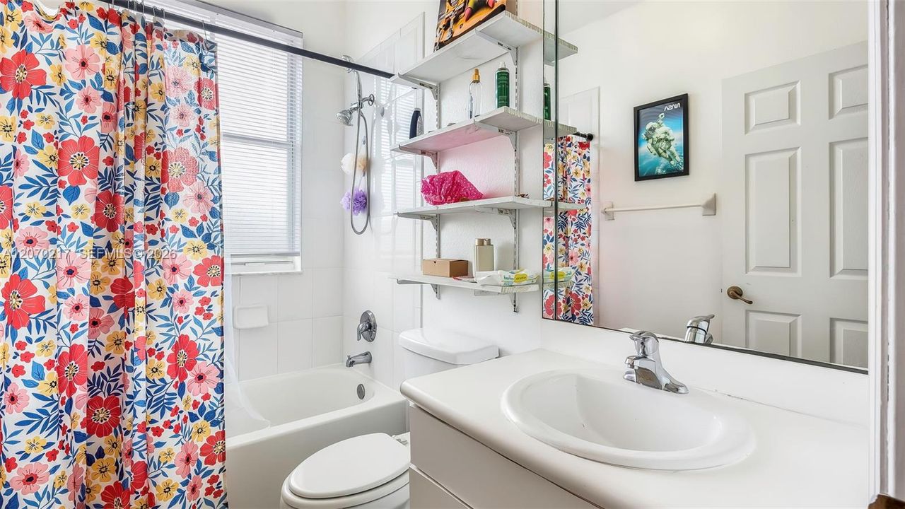 For Sale: $375,900 (3 beds, 2 baths, 1679 Square Feet)