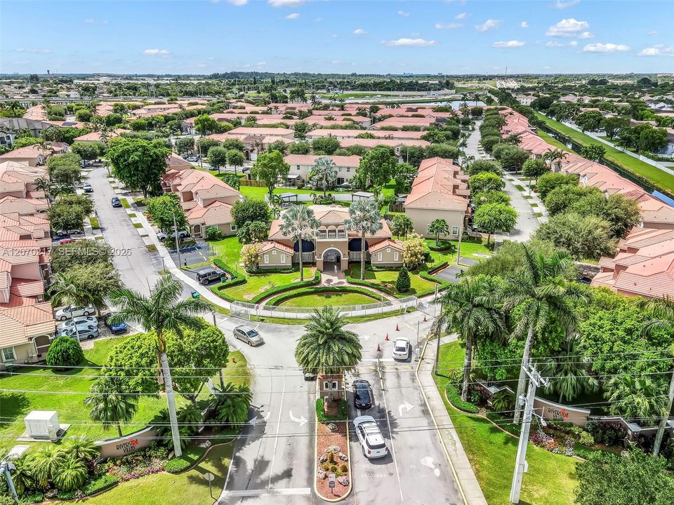 For Sale: $375,900 (3 beds, 2 baths, 1679 Square Feet)