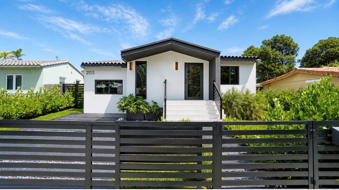 Active With Contract: $1,429,000 (3 beds, 3 baths, 1628 Square Feet)