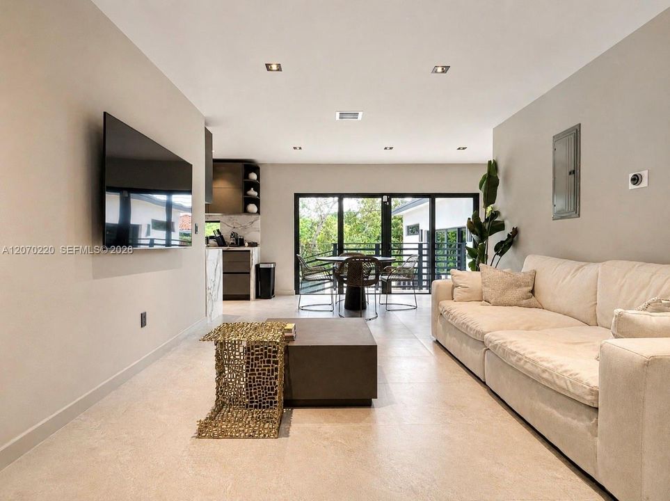 Active With Contract: $1,429,000 (3 beds, 3 baths, 1628 Square Feet)