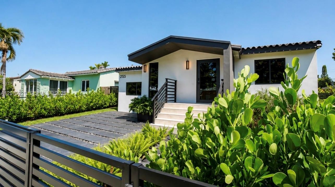 Active With Contract: $1,429,000 (3 beds, 3 baths, 1628 Square Feet)