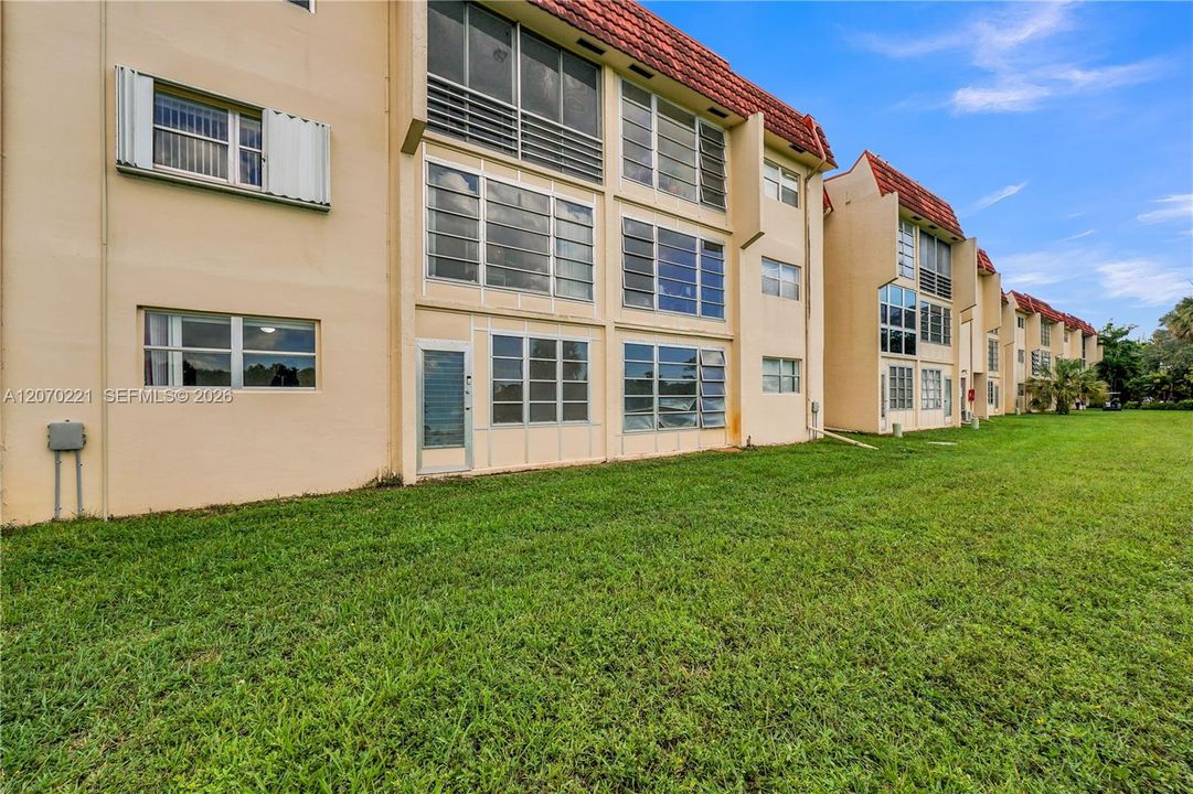 For Sale: $85,000 (2 beds, 2 baths, 850 Square Feet)