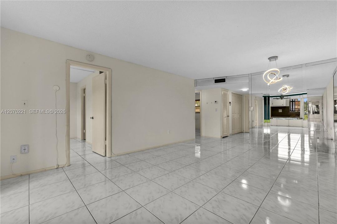 For Sale: $85,000 (2 beds, 2 baths, 850 Square Feet)
